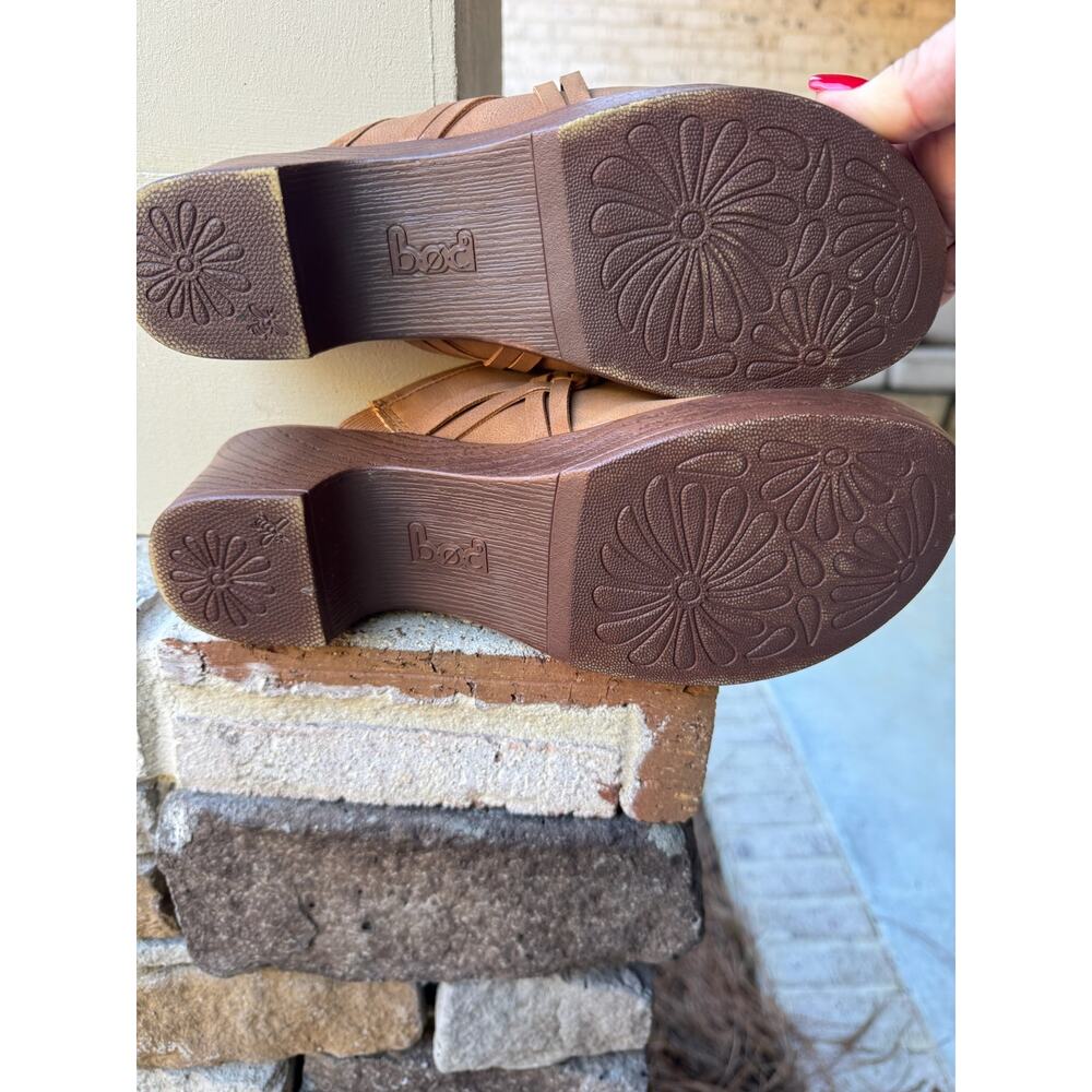 BOC Clogs-Size 9 - Picture 5 of 6